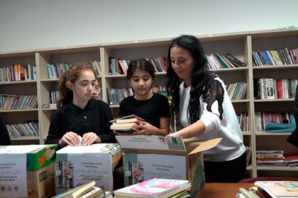 10 BININ UZERINDE KITAP OGRENCILERLE BULUSTURULDU 1