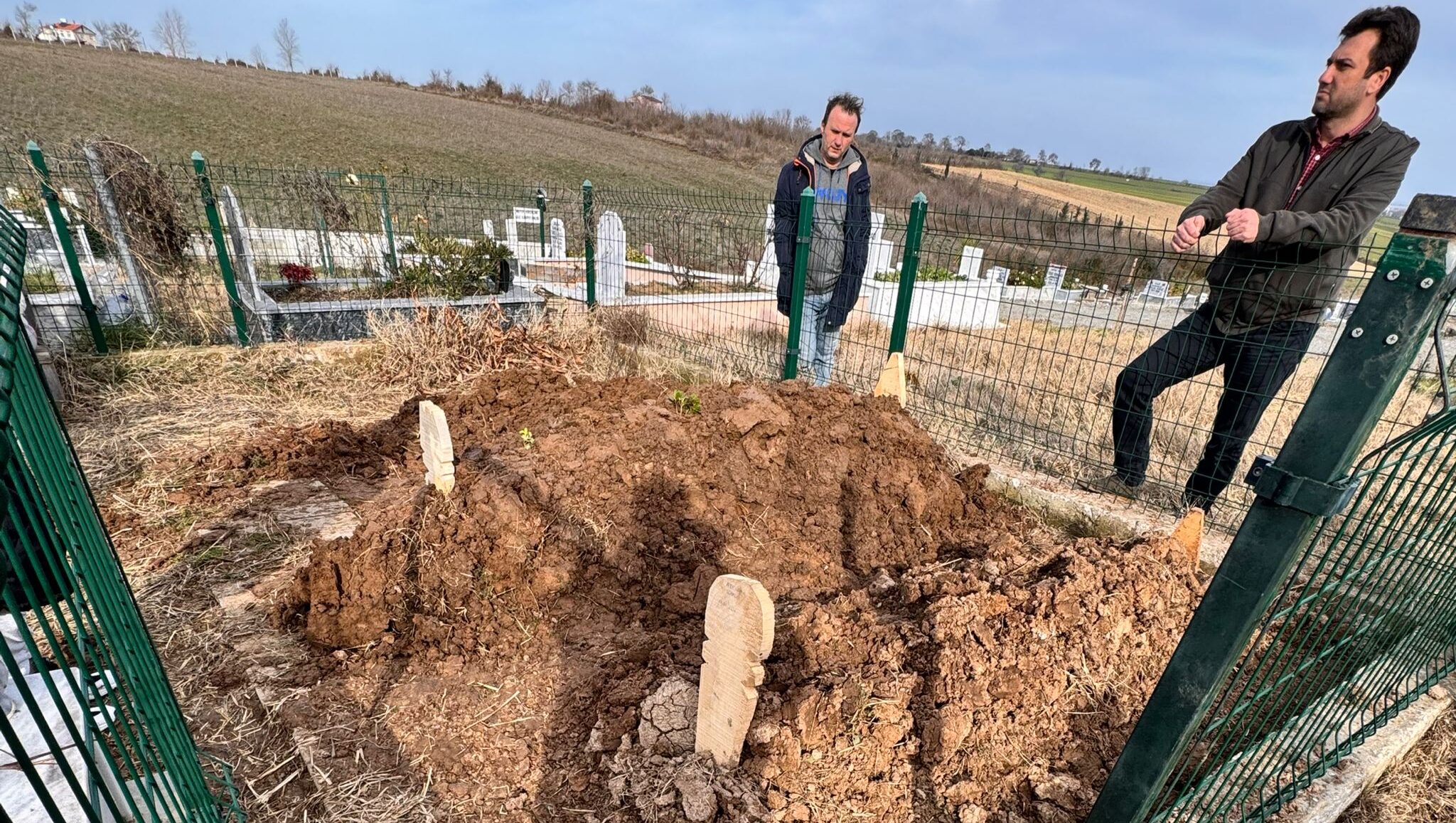 10 günlük yaşam savaşını yitiren Burcu, aynı kazada ölen