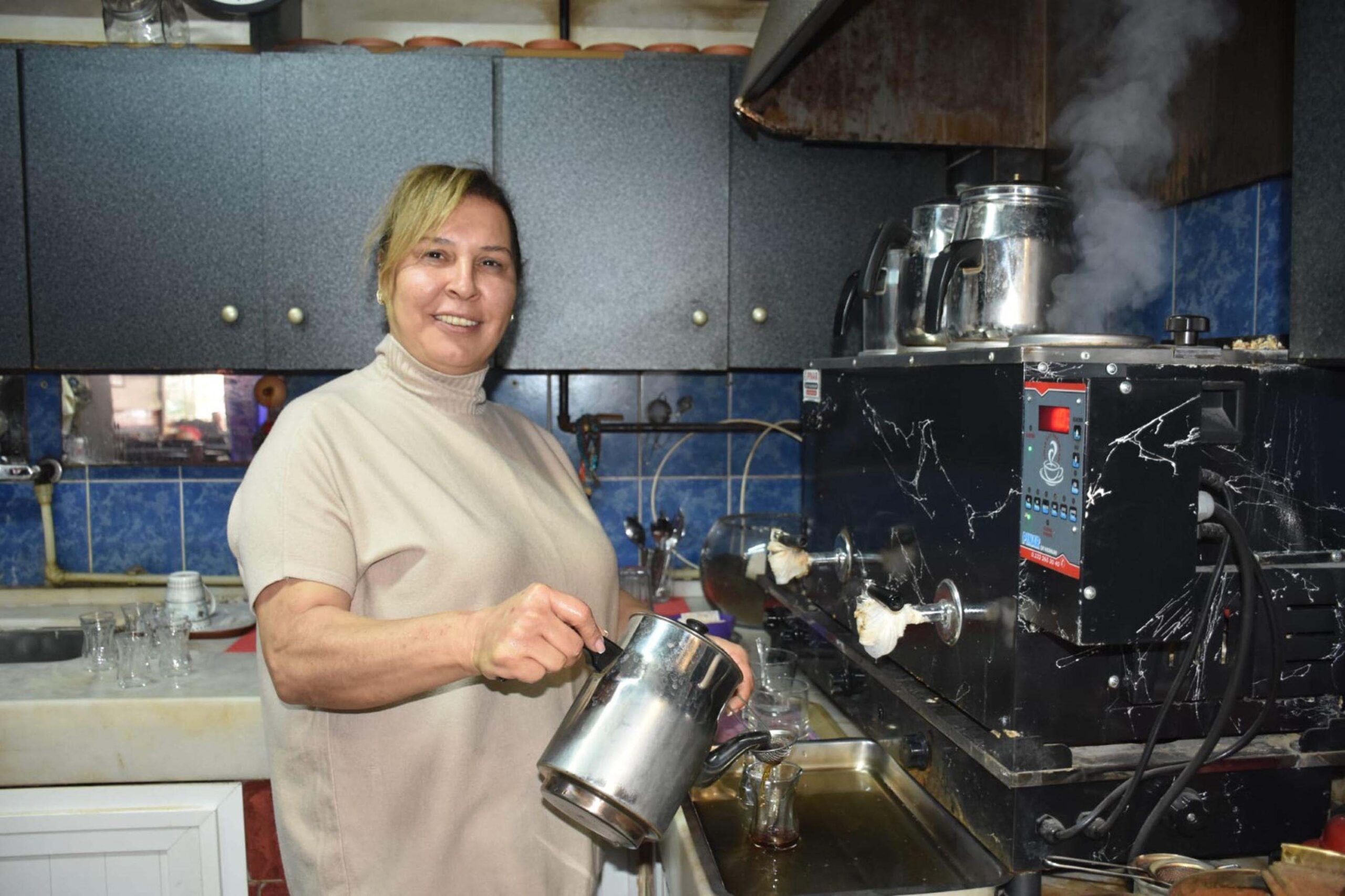 25 yıllık başkanı devirip, kahvecilerin ilk kadın başkanı