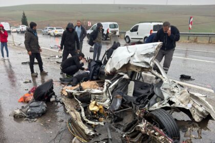 ADIYAMANDA YOLCU OTOBUSU ILE OTOMOBIL C 1111067 329796