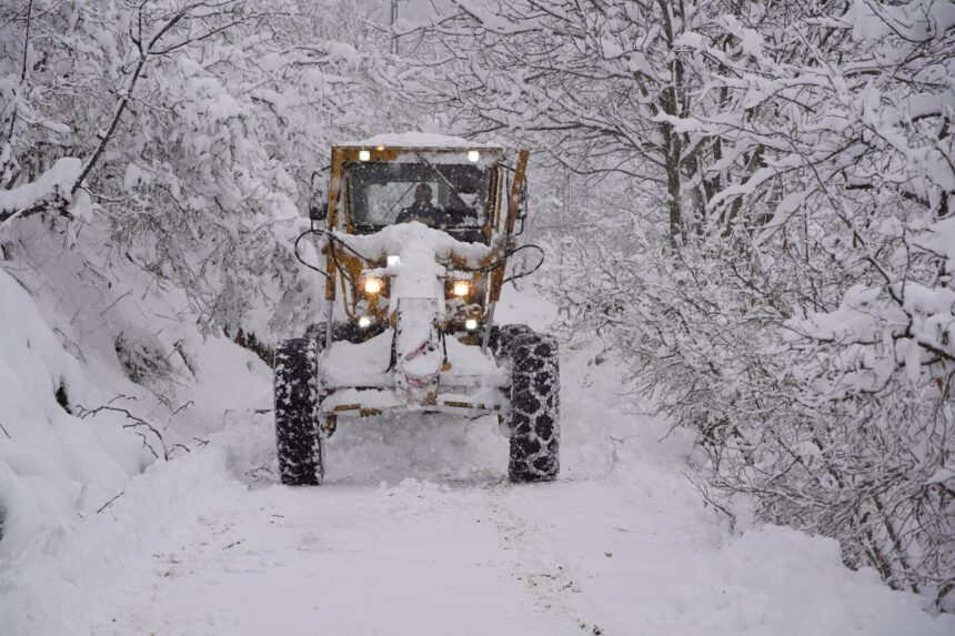 ATAKUM BELEDIYESININ YOGUN KAR MESAISI 14