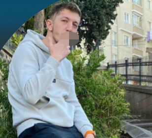 ATMDEN PARA CEKERKEN OLDURULEN ALININ 1101980 327108