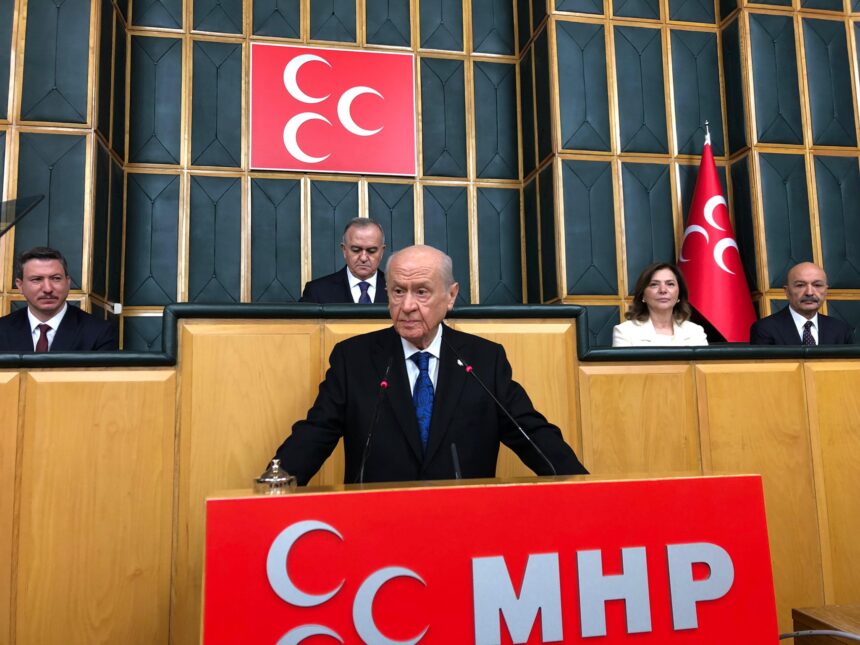 BAHCELI BU MILLET CARESIZ DEGILDIR BOZ 1112932 330389