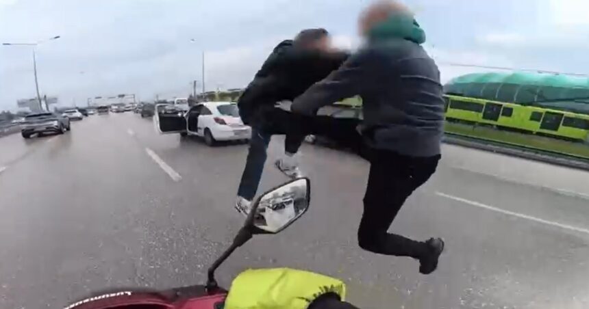 BURSADA SURUCULERIN TEKMELI YUMRUKLU KA 1141311 338904