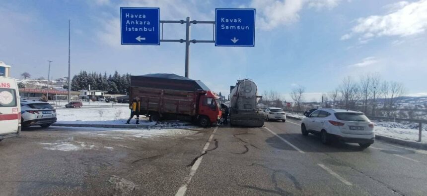 CEKICI KAMYONA YANDAN CARPTI 2 AGIR YA 1120965 332685