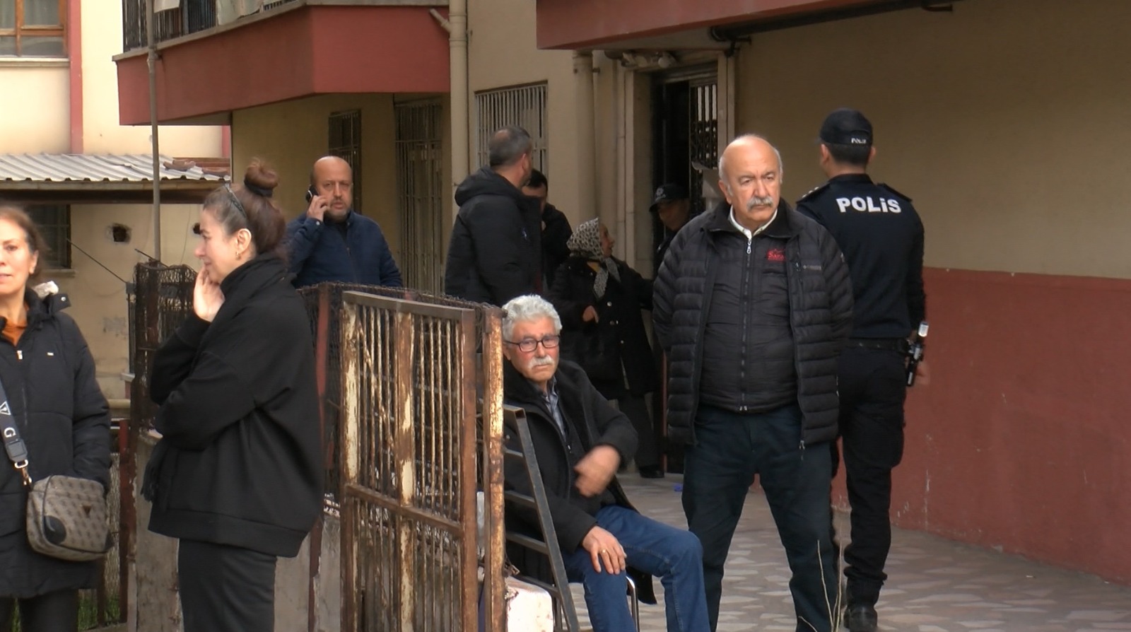 Eski eşini tabancayla yaralayıp, kayınvalidesini öldürdükt