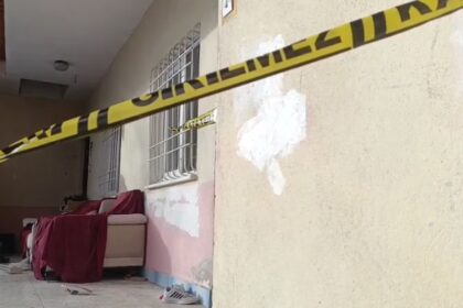 ESKI NISANLISI ILE 2 KIZINI BICAKLA YARA 1118892 332075