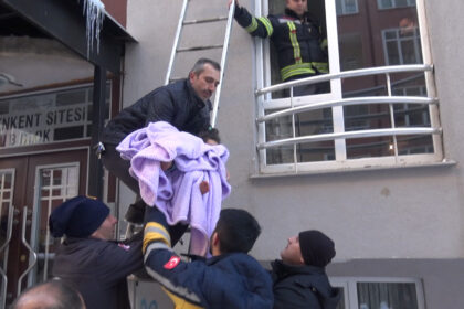 EVDEN ‘BEBEK AGLAMA SESI GELDI HERKES 1108959 329219