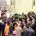 HASARLI KAZA SONRASI YOL KENARINDA BEKLE 1122329 333072