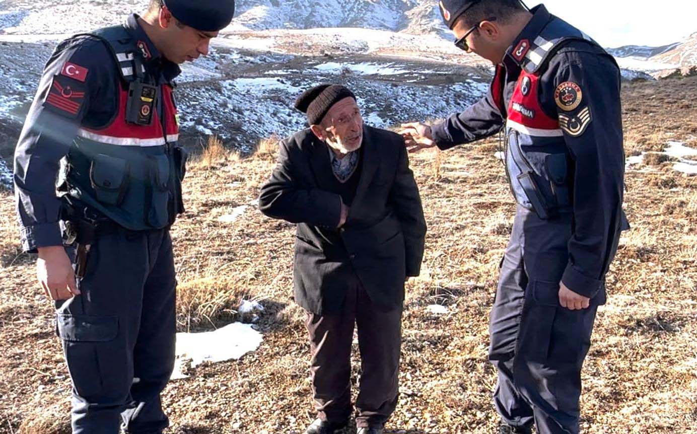 Jandarmanın bulduğu alzheimer hastası, 'Ayaklarım çamur' di