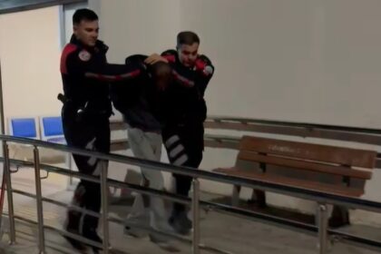 KUFURLESTIGI ARKADASINI TABANCA ILE YARA 1101623 327003 e1767770810804