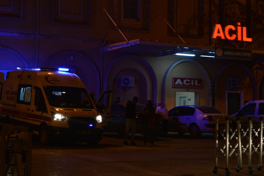 MARDINDE 2 KIZ KARDES EVDE SILAHLA VURU 1098330 326008