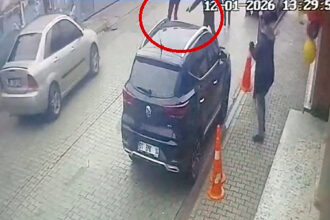 OGRETMENE SILAHLA SALDIRAN VELI HERKESI 1117194 331705