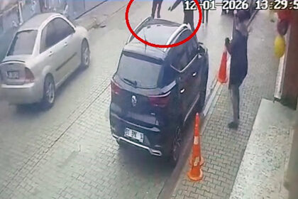 OGRETMENE SILAHLA SALDIRAN VELI HERKESI 1117194 331705