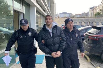 OTOBUSTE ‘TERS BAKTINIZ DEYIP 2 KISINI 1127556 334681