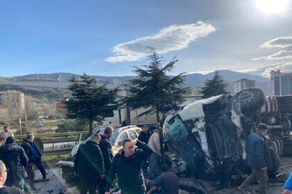 SAMSUNDA 4 ARACIN KARISTIGI KAZA 1 OLU 1132933 336348