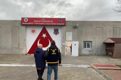 SANTAJ YAPAN IHRAC EMNIYET AMIRI PARA A 1131031 335807