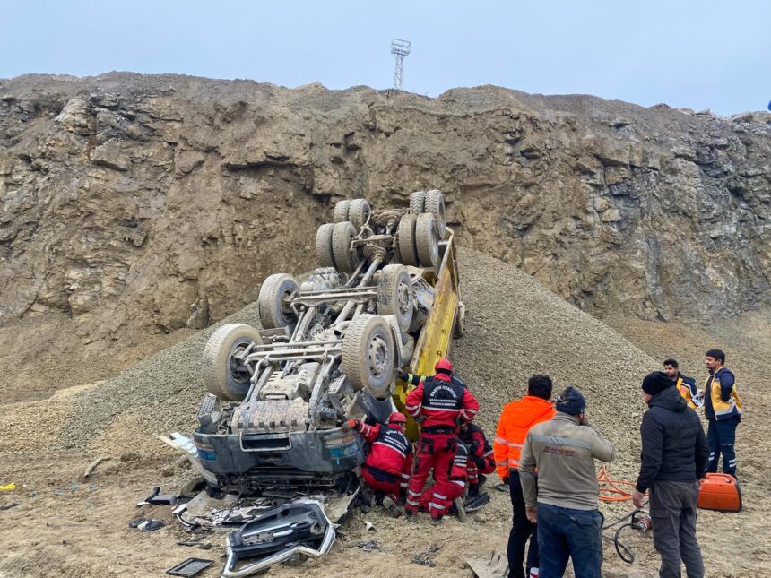 TAS OCAGI SAHASINDA DEVRILEN KAMYONUN SO 1115416 331122