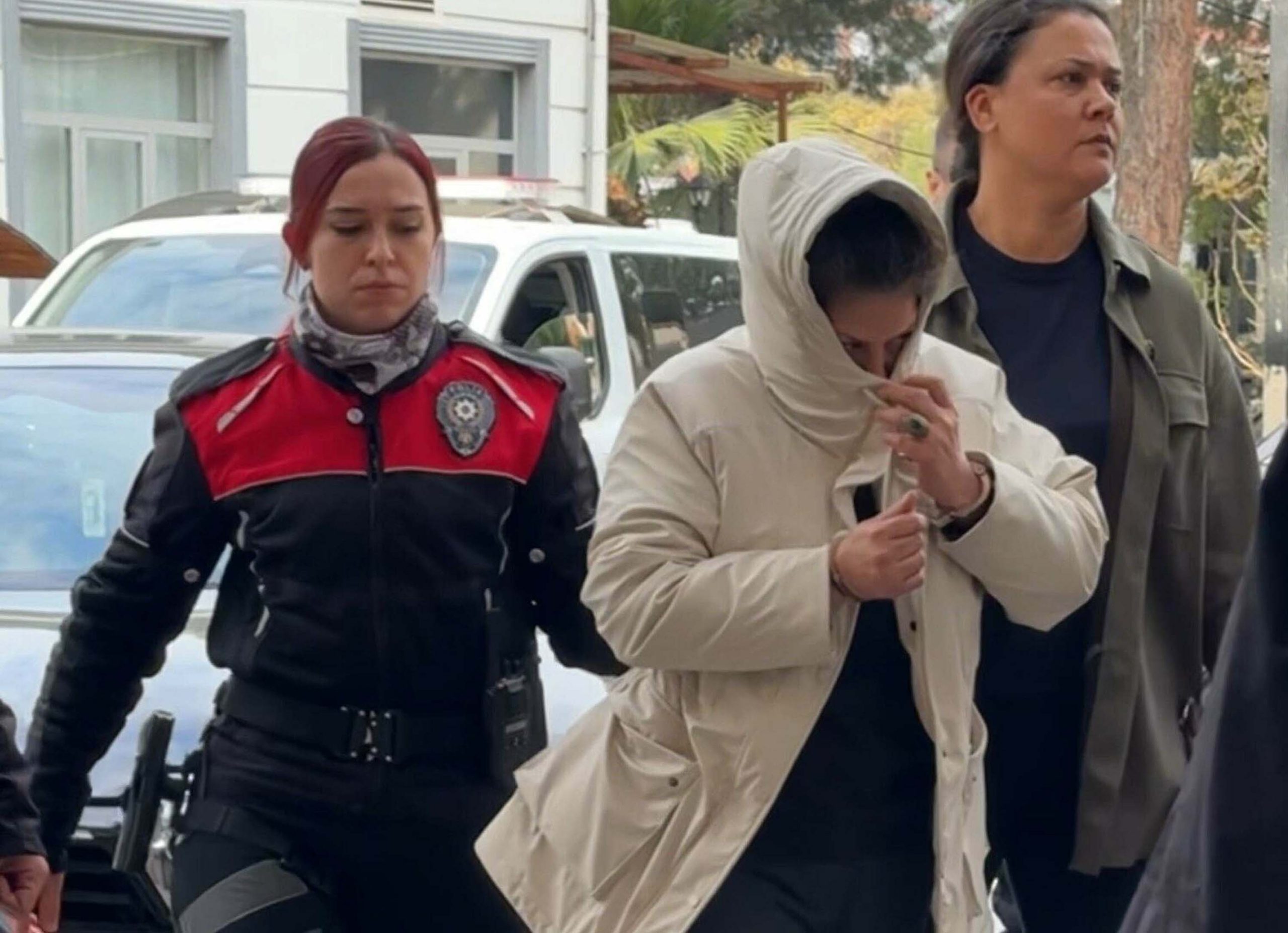 Uyuşturucu ticareti suçundan aranan hükümlü, rezidansta yak