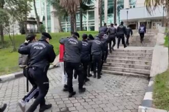 10 ILDE 25 MILYAR LIRA HACIMLI YASA DIS 1171923 348110