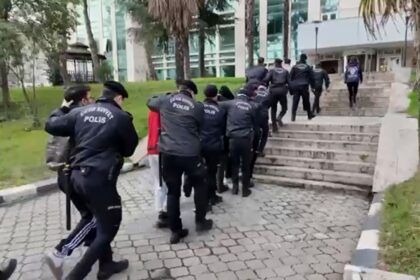 10 ILDE 25 MILYAR LIRA HACIMLI YASA DIS 1171923 348110