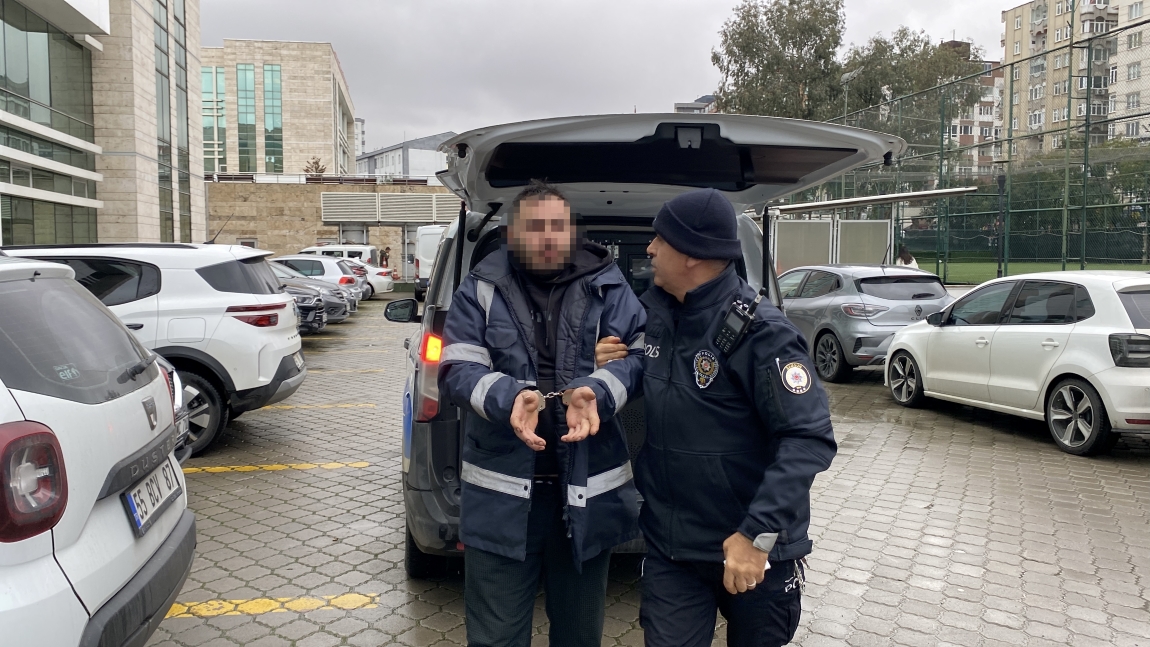 Samsun'un Tekkeköy ilçesinde aynı gün içinde, aynı sokaktaki 2 evden 94 bin lira değerinde eşya çalan şüpheli, gözaltına alındı.