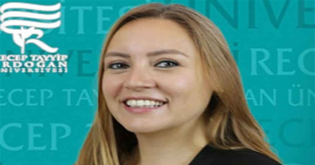 10’uncu kattaki evinin balkonundan düşüp, hayatını kaybeden Recep Tayyip Erdoğan Üniversitesi İktisadi ve İdari Bilimler Fakültesi Öğretim Üyesi Doç. Dr. Gülçin Bilgin Turna son yolculuğuna uğurlandı.