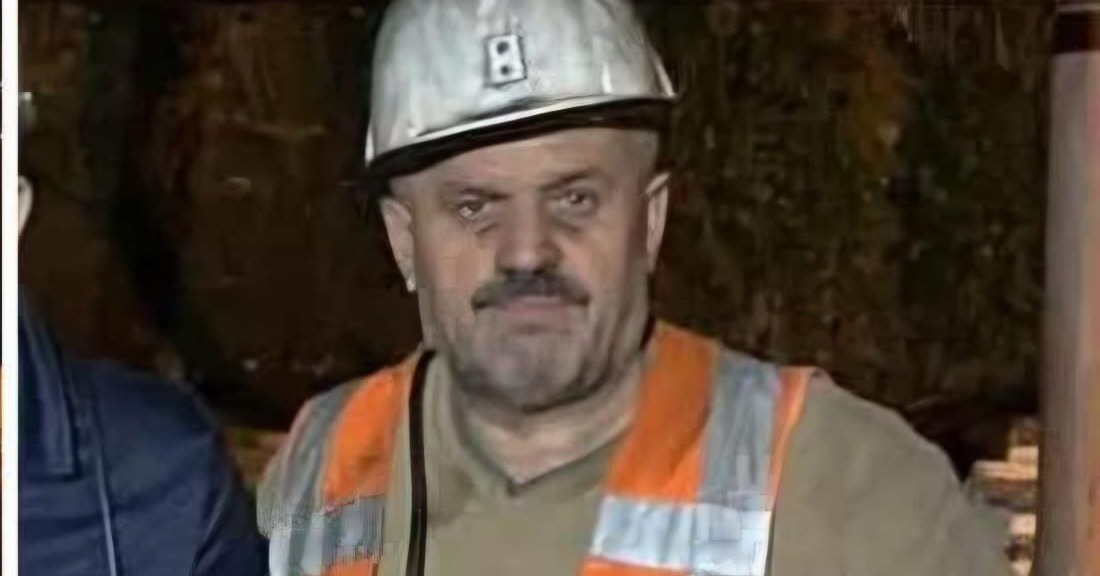 özel bir maden ocağında meydana gelen göçükte hayatını kaybeden maden işçileri Ziya Kiret (Fotoğrafta) ve Veysel Oruçoğlu (46) toprağa verildi