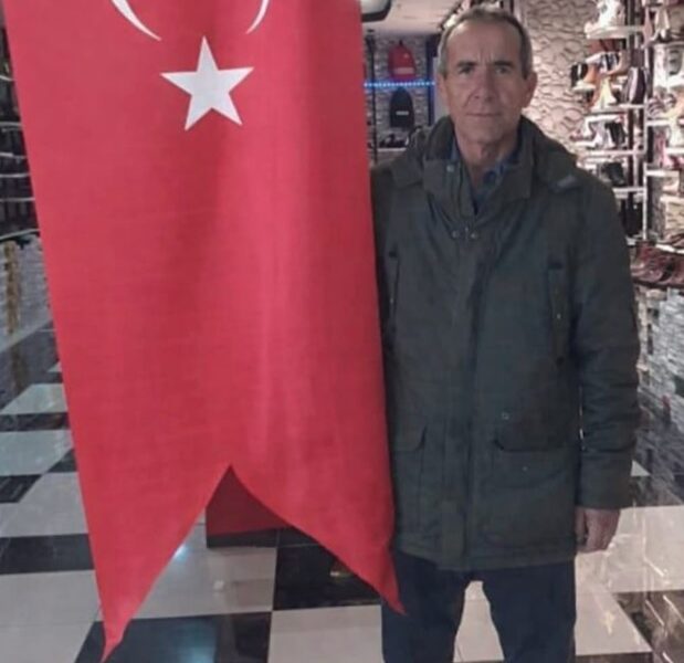 Yaşlı babasını 12 bıçak darbesi ile öldürdü!