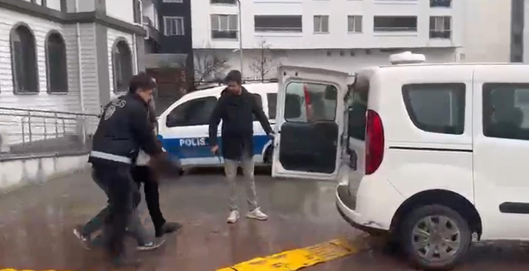 'Birini bıçaklamam lazım' diyerek evden çıkıp 16 yaşında