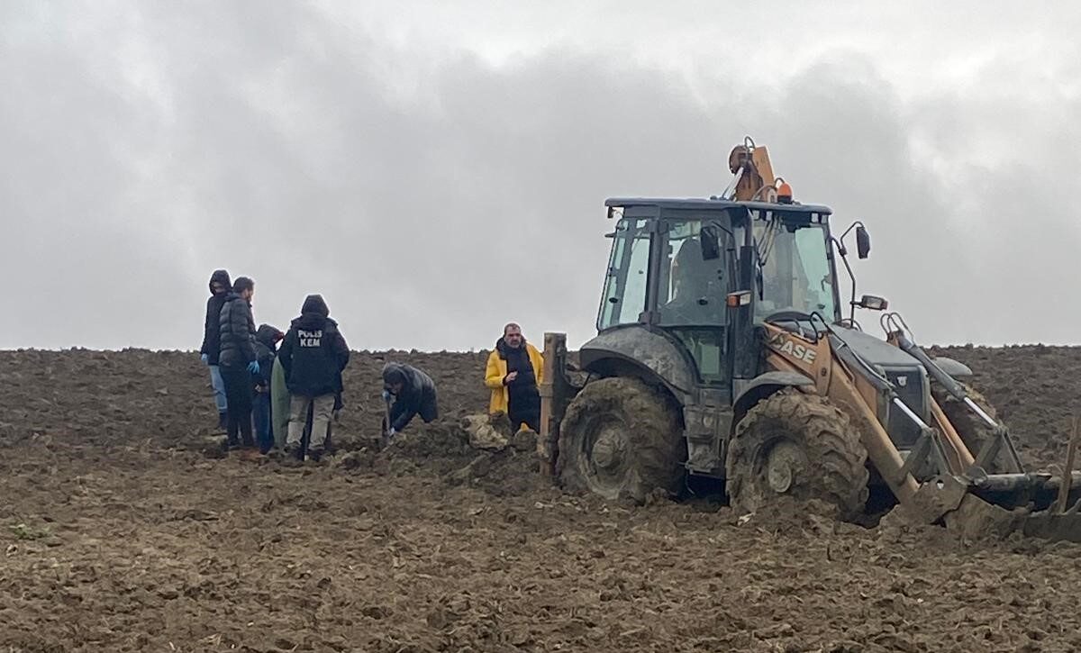 İstanbul - Arnavutköy'de Çinli iş insanının cesedi toprağ