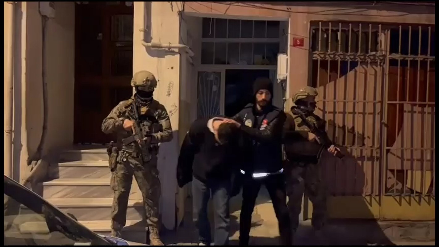 İstanbul - Ataşehir'de iş yeri kurşunlayan 2'si çocuk 3 ş.