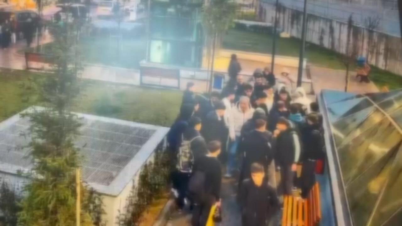 İstanbul - Bağcılar'da kavgayı ayırmak isterken 6 yerinden