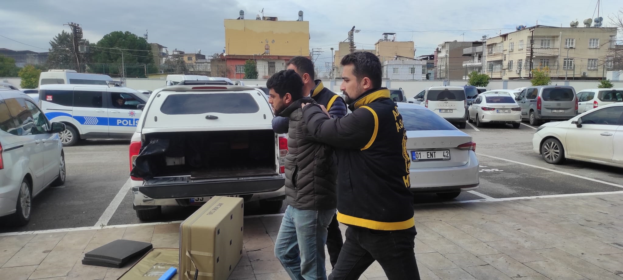 Kız kardeşi hakkında dedikodu yapıldığını iddia edip, ta