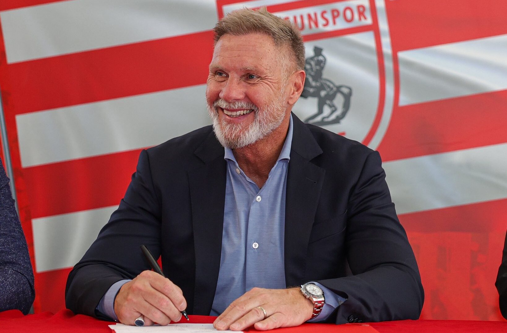 Samsunspor, Thorsten Fink ile 1,5 yıllık sözleşme imzaladı