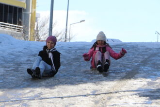 SAMSUNUN 4 ILCESINDE EGITIME KAR ENGE 1188534 353183