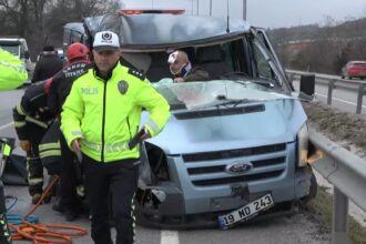 TIRA CARPAN MINIBUSUN SURUCUSU ARACTAN 1162212 345197