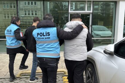 TRABZONSPORA TASLI SALDIRI DUZENLEYEN 6 1157283 343630