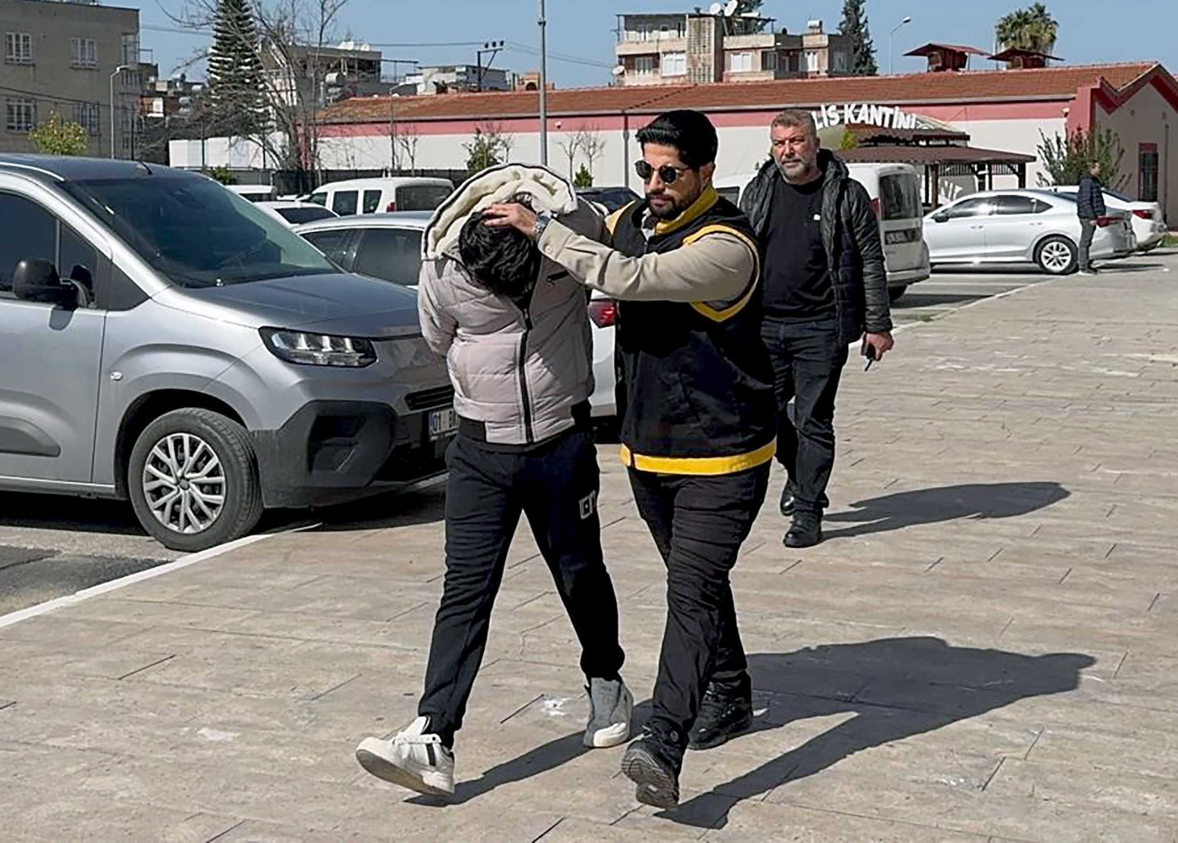 Trafikte yol verme tartışmasında 18 yaşındaki Muhammed öld