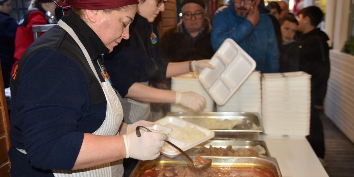 Atakum Belediyesi Ramazan ayı boyunca ücretsiz iftar hizmeti sunuyor