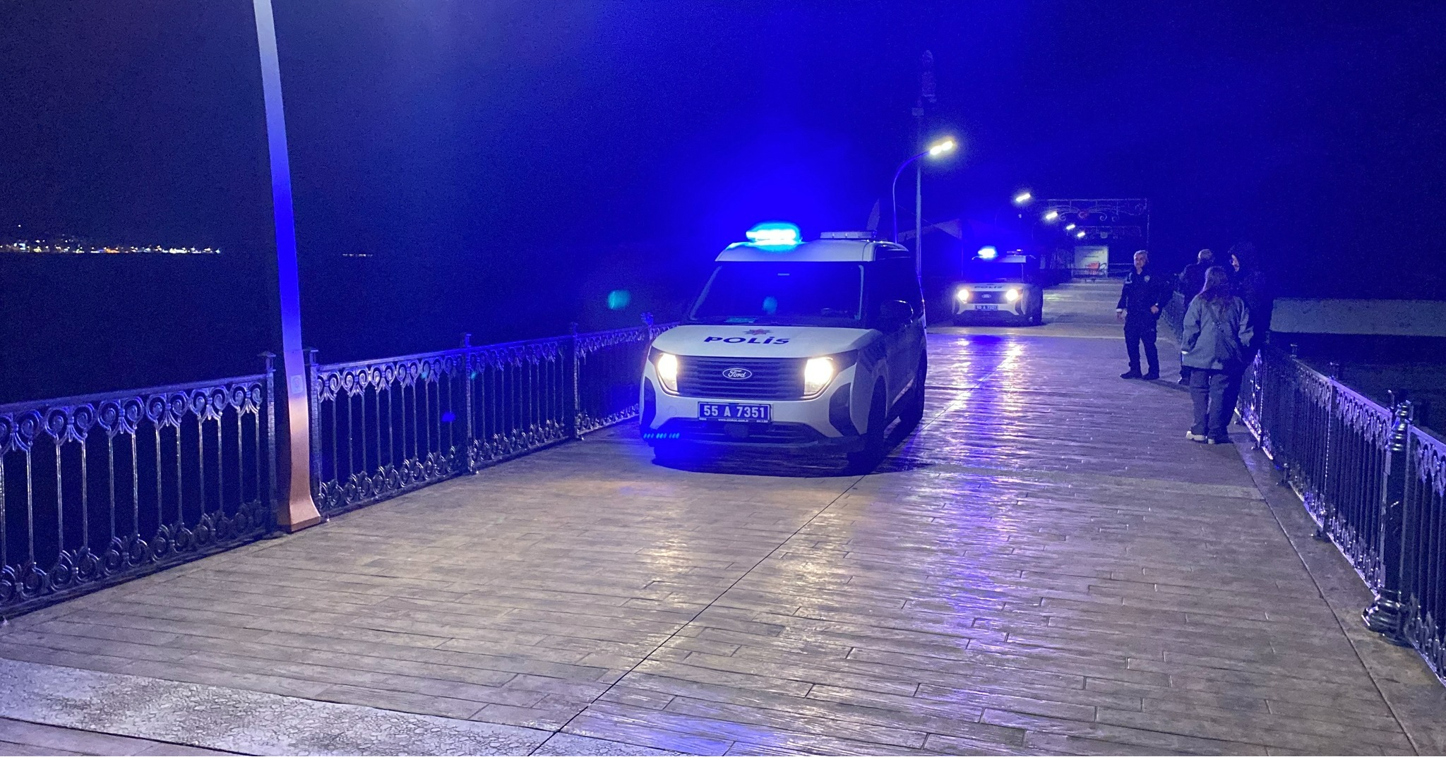 Samsun’un Atakum ilçesinde son görüldüğü iskelede kaybolan engelli birey Ceren K.’nin bulunması için çalışma başlatıldı.