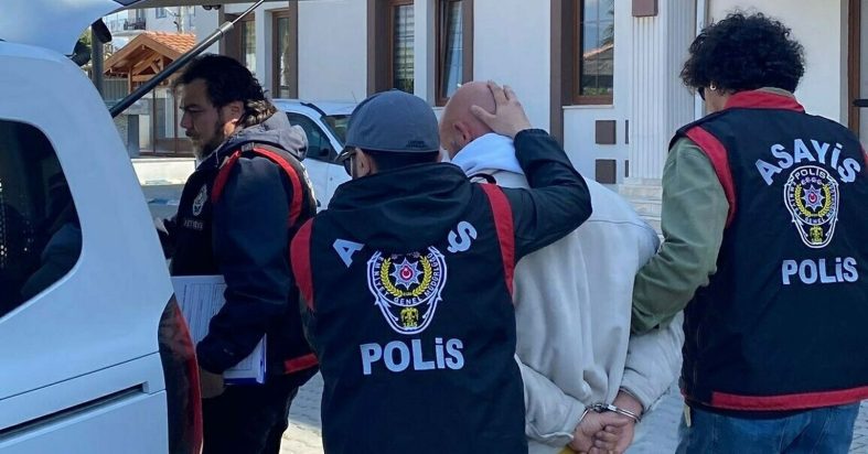 KADES ihbarına gidilen evden, esrar ve silah çıktı!