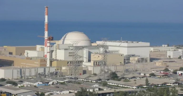 İran’daki nükleer santrale füze isabet etti!