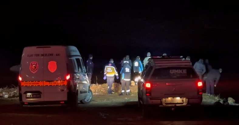 Balıkçılar fark etti: Gölette erkek cesedi bulundu!