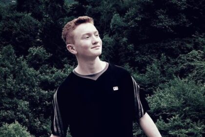 MINIBUS TRAFIK LEVHASI DIREGINE CARPTI 1198716 356472 e1772803134935