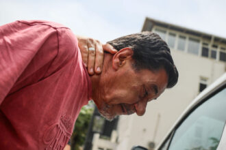 OGLUNU 37 BICAK DARBESIYLE OLDUREN BABAY 1194191 355005 scaled e1772538125277