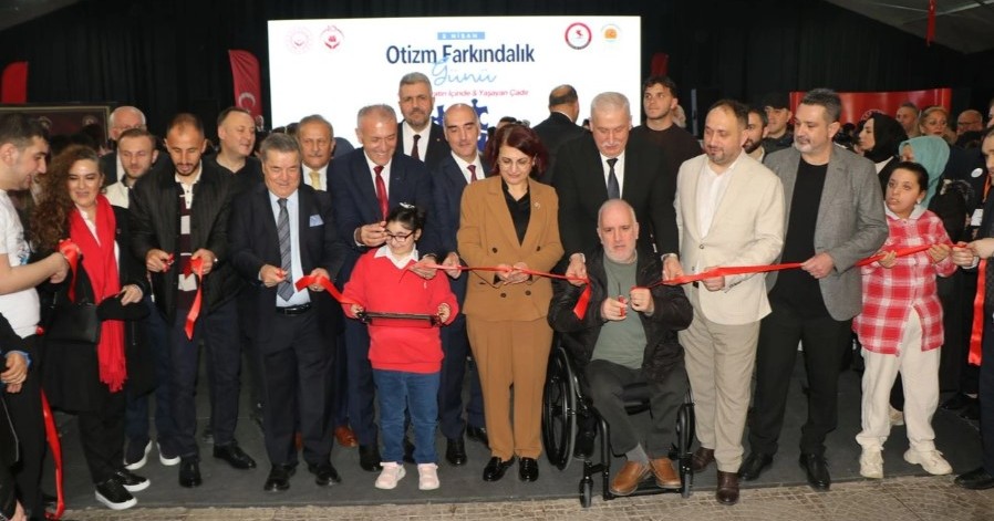 Samsun’da otizmli bireyler ritim tutup gönüllerince eğlendi