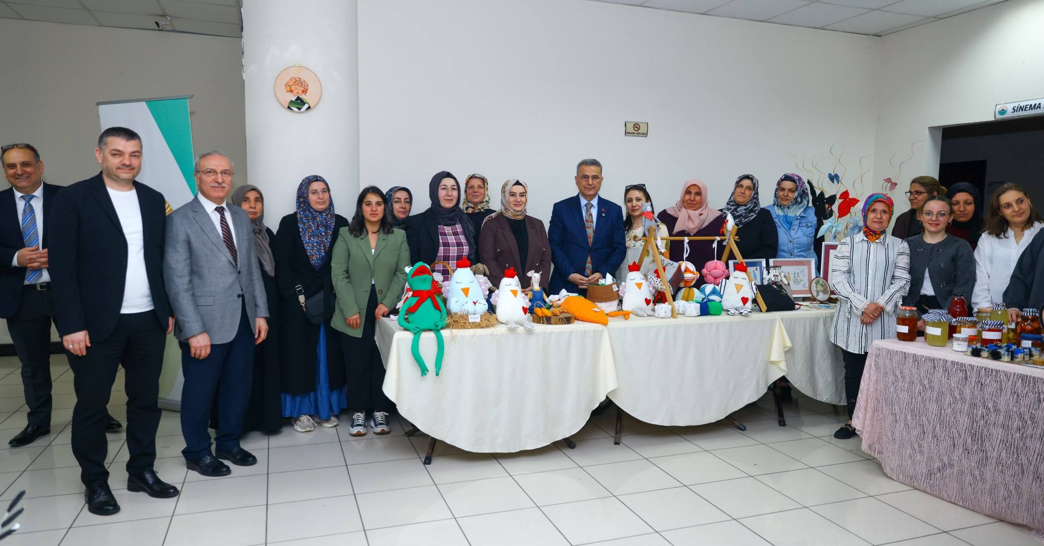 Samsun’da çöpe gidecek atıklar kadınların elinde sanata dönüştü