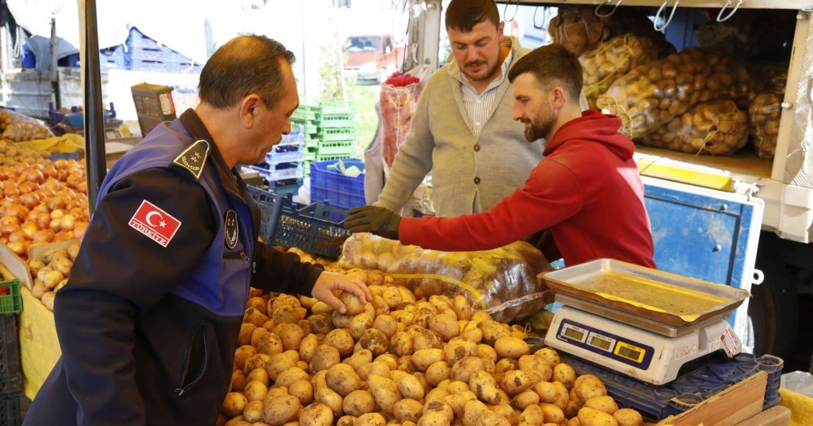 Samsun şehir merkezindeki halk pazarlarına zabıtadan sıkı denetim