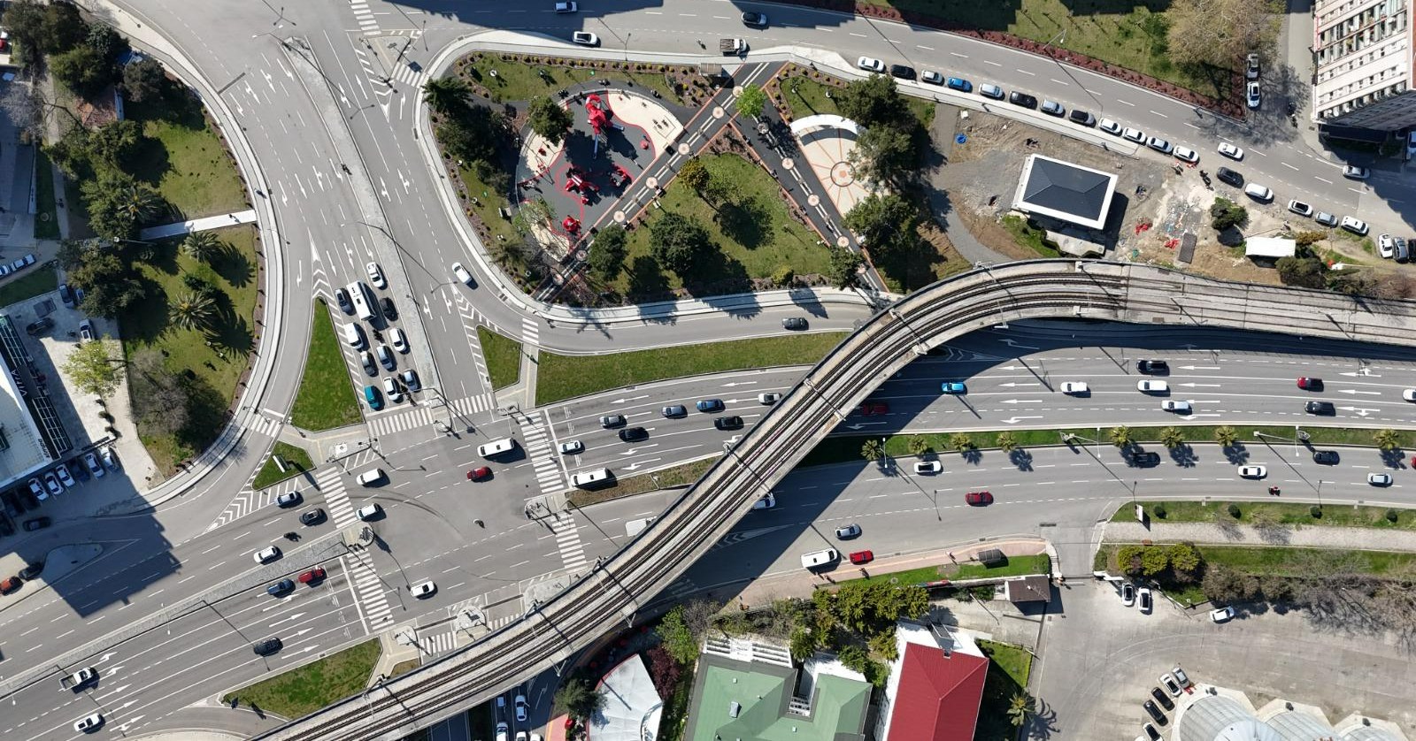 Samsun’da yenilenen Gençlik Parkı’na modern görünüm ve kafeterya